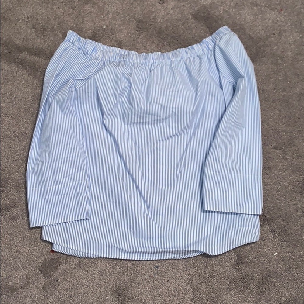 🤍Pinstripe blue & white off the shoulder top🤍